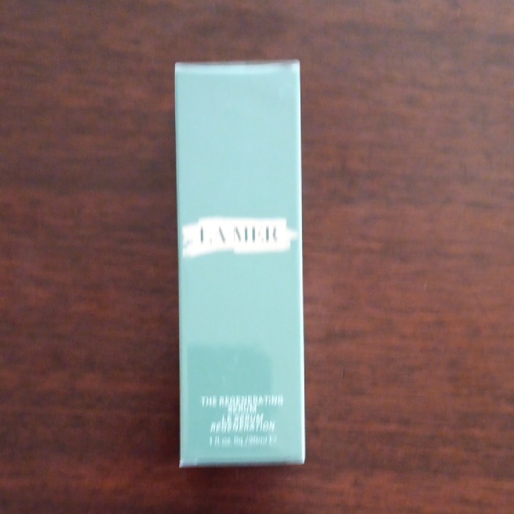 La Mer Skincare in Elegant Green Box